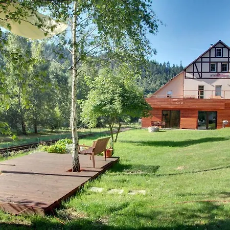 Pension Oybin בית הארחה 3*